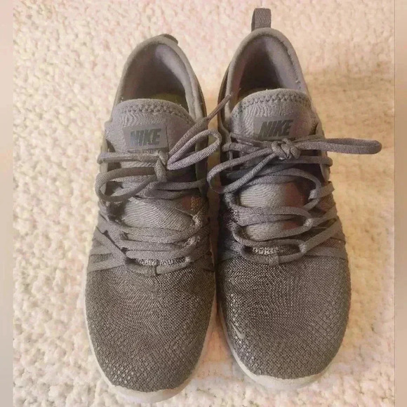 Nike Gray Women's Sneakers, size 8 - Picture 6 of 8
